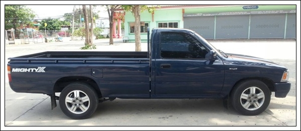 TOYOTA HILUX MIGHTY-X 2.4 STANDARD