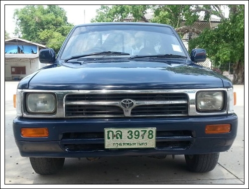 TOYOTA HILUX MIGHTY-X 2.4 STANDARD