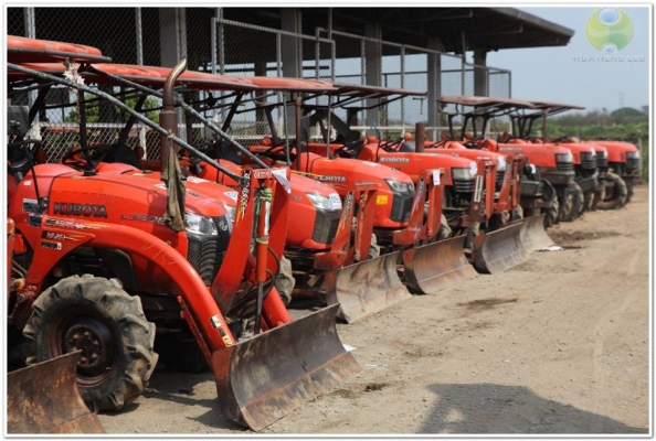 ประมูลรถแทรคเตอร์ รถแบคโฮ