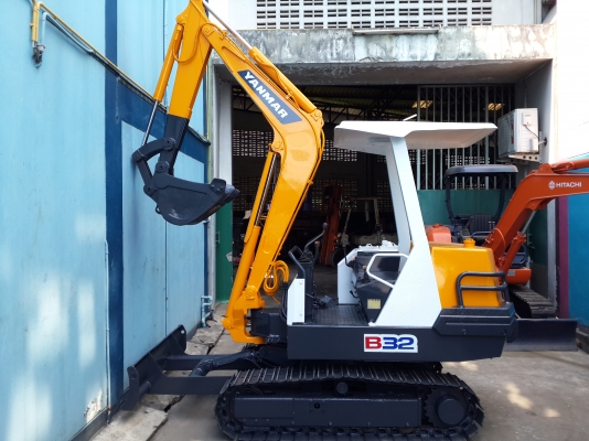รถขุด YANMAR รุ่น B32 แทร็กเหล็ก ปรับสภาพแล้ว พร้อมใช้งาน