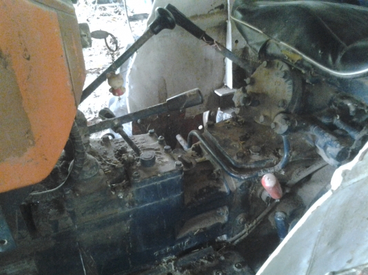 ขายรถไถ22แรงโฟวินขับเคลี่อน4ล้อตามสภาพมีพานหน้า