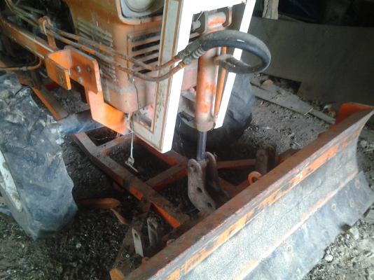 ขายรถไถ22แรงโฟวินขับเคลี่อน4ล้อตามสภาพมีพานหน้า