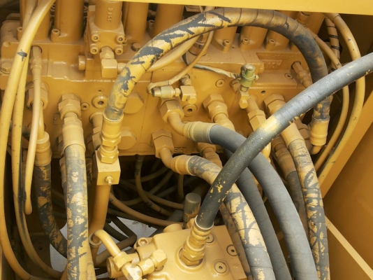 Lot.473 CAT 311B Lot.473 CAT 311B