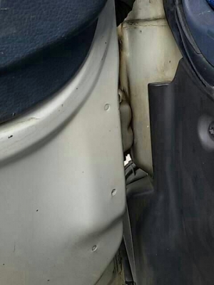 รถฮีโน่ 10 ล้อ  FL1J  รั้ว ( ไม่ดั้ม )  220 แรงม้า. ปี 51  สนใจติดต่อ 081 - 6079515