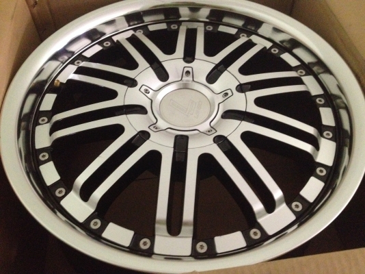 ขายล้อแม็ก Lenso Grande 2 ขอบ 18 6 รู ใส่กระบะ ขายล้อแม็ก Lenso Grande 2 ขอบ 18 6 รู ใส่กระบะ