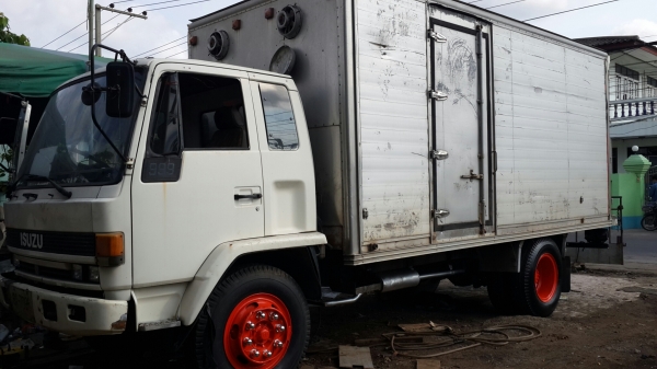 ขาย6ล้ออีซูซุร๊อคกี้ FTR เครื่อง175แรงม้า เบรคจิฟฟี่ พวงมาลัยพาวเวอร์ ยาว5เมตร ยางดี6เส้น รถห้างแท้ๆ