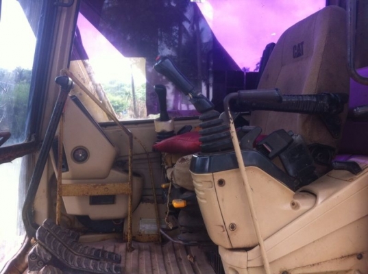 รถแบคโฮ CAT 320  ( เวอร์ชั่นวัน )  ( รถทำงาน 11,xxx ซม. )  สนใจติดต่อ 081 - 6079515