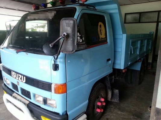 รถอีซูซุ 6 ล้อดั้ม NKR 88 แรงม้า. ปี 36  สนใจติดต่อ 081 - 6079515