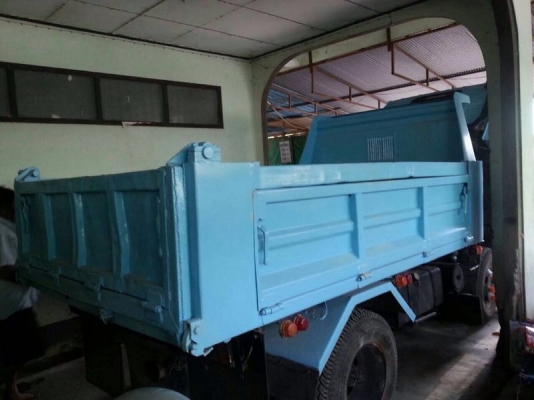 รถอีซูซุ 6 ล้อดั้ม NKR 88 แรงม้า. ปี 36  สนใจติดต่อ 081 - 6079515