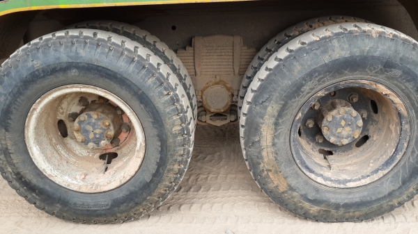 ขายด่วนไอ้หลงเบรคใหญ่195แรงสองเพลาดั้มสภาพพร้ทมใช้โทร0843923995