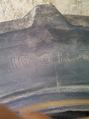 ขายยางรถไถยี่ห้อ michalin ขอบ 34 - 16.9 ขอบยางสวย ทนทาน สามารถใช้ได้อีกนาน