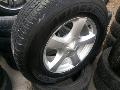 ขายล้อแม็กIsuzu D-MAX V-Crossพร้อมยางBRIDGESTONE ปี 12 1 ชุด