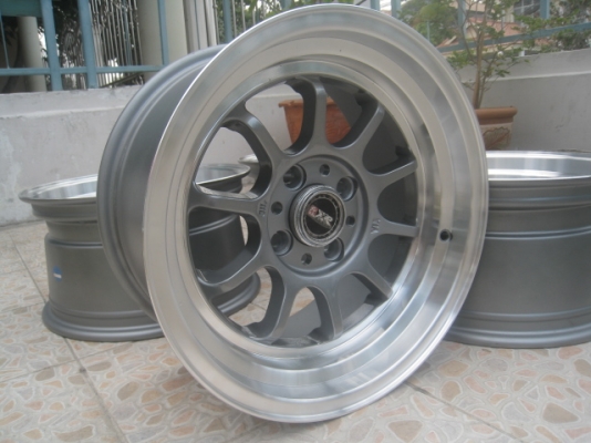 ขายล้อแม็กมือ2 ลาย xxr226 15"x8" et20 4h100 ทำสีมาใหม่ สีเทากันขอบเงา ไม่มีซ่อมครับ  สนใจติดต่อเล็กคลองสามครับ (081-3747940)