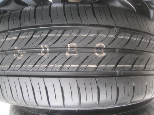 ขายล้อแม็กป้ายแดง new altis 16"x6.5" et39 5h100 + ยาง dunlop enasave ec300 205/55r16 ยางผลิตสัปดาห์ที่ 6 -2เส้น 7-2เส้น ปี14 ตุ่มและสีที่หน้ายางมีทุกเส้นครับ  สนใจติดต่อเล็กคลองสามครับ (081-3747940)