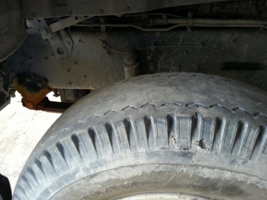 รถฮีโน่ 10 ล้อดั้ม 320 แรงม้า. ปี 55 สนใจติดต่อ 081 - 6079515