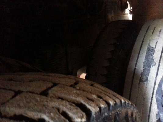 รถฮีโน่ 10 ล้อดั้ม 320 แรงม้า. ปี 46  ( รถวิ่ง 1xx,xxx กม. )   สนใจติดต่อ 081 - 6079515