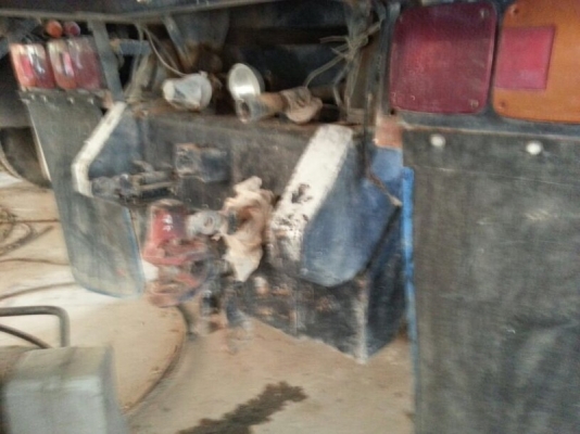 รถฮีโน่ 10 ล้อดั้ม 320 แรงม้า. ปี 46  ( รถวิ่ง 1xx,xxx กม. )   สนใจติดต่อ 081 - 6079515