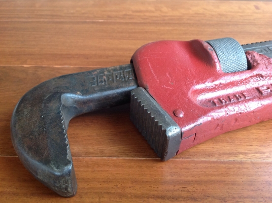 ขายประแจขันท่อ RIDGID 24" ตัวขี้เหร่ แต่ปากสวย ฟันคมขายถูกๆ ให้ไปใช้งาน