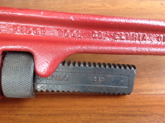 ขายประแจขันท่อ RIDGID 24" ตัวขี้เหร่ แต่ปากสวย ฟันคมขายถูกๆ ให้ไปใช้งาน