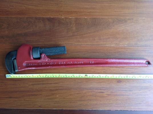 ขายประแจขันท่อ RIDGID 24" ตัวขี้เหร่ แต่ปากสวย ฟันคมขายถูกๆ ให้ไปใช้งาน