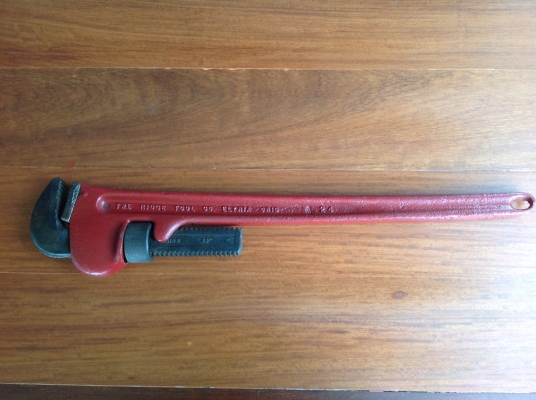 ขายประแจขันท่อ RIDGID 24" ตัวขี้เหร่ แต่ปากสวย ฟันคมขายถูกๆ ให้ไปใช้งาน