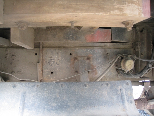 สิบล้อหน้ายาว 1 เพลา ดั๊ม เครื่อง 6BฺB 145 แรง