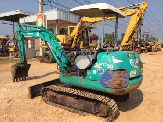 ขายรถแบคโฮ KOMATSU PC30-7E คอลโทรลสั้น ปั้มนิ้ว นำเข้าจากญี่ปุ่น มีVDO การทำงานครับ