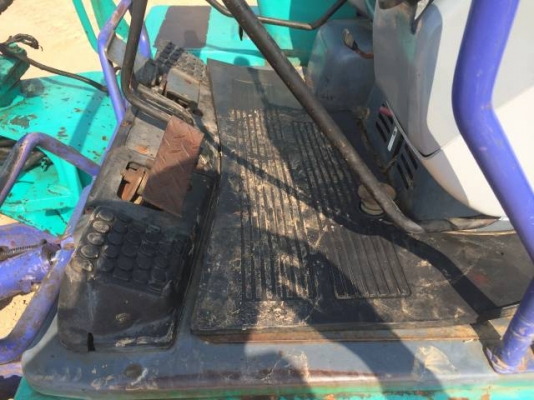 ขายรถแบคโฮ KOMATSU PC30-7E คอลโทรลสั้น ปั้มนิ้ว นำเข้าจากญี่ปุ่น มีVDO การทำงานครับ