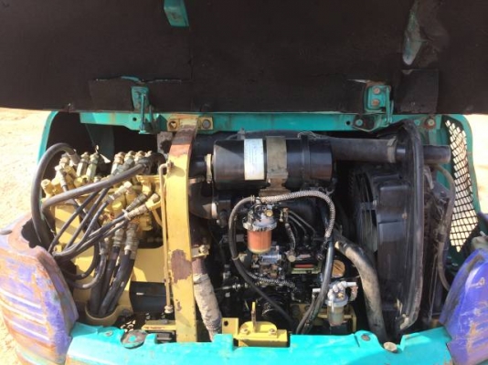 ขายรถแบคโฮ KOMATSU PC30-7E คอลโทรลสั้น ปั้มนิ้ว นำเข้าจากญี่ปุ่น มีVDO การทำงานครับ