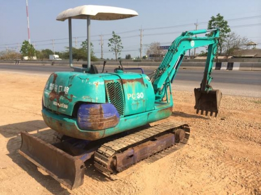 ขายรถแบคโฮ KOMATSU PC30-7E คอลโทรลสั้น ปั้มนิ้ว นำเข้าจากญี่ปุ่น มีVDO การทำงานครับ