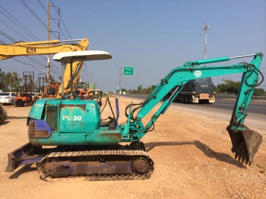 ขายรถแบคโฮ KOMATSU PC30-7E คอลโทรลสั้น ปั้มนิ้ว นำเข้าจากญี่ปุ่น มีVDO การทำงานครับ