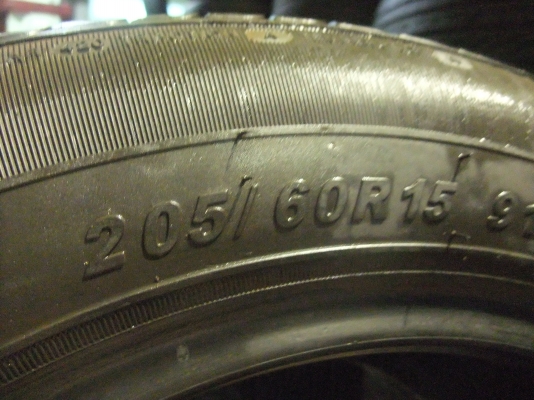 ยาง thunderer 205/60/15 ปี 12