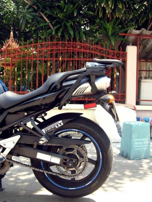 ขาย yamaha fz6 ปี 2008 รถศูนย์ทะเบียนแท้ๆพร้อมโอน