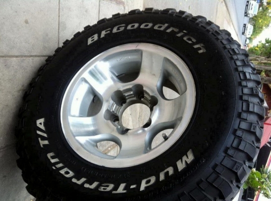 BF Goodrich Mud-terrain KM 31 10.5 r15 + ล้อแม็กซ์ 15x8.5 -28 BF Goodrich Mud-terrain KM 31 10.5 r15 + ล้อแม็กซ์ 15x8.5 -28