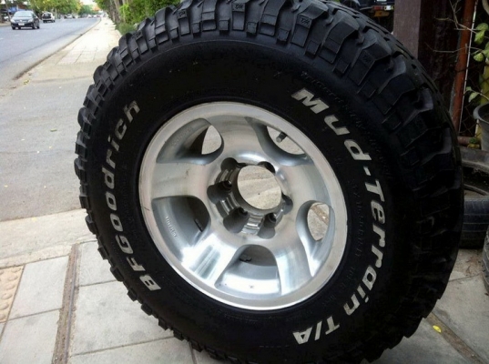 BF Goodrich Mud-terrain KM 31 10.5 r15 + ล้อแม็กซ์ 15x8.5 -28 BF Goodrich Mud-terrain KM 31 10.5 r15 + ล้อแม็กซ์ 15x8.5 -28