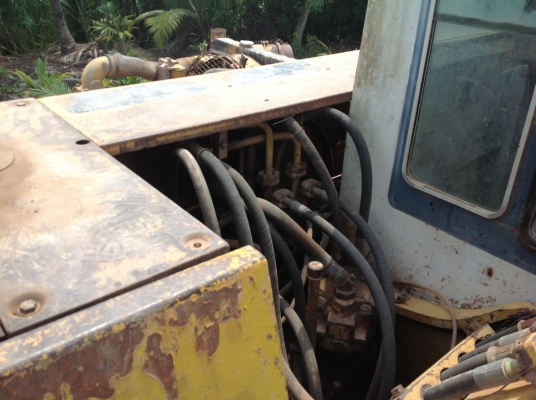 ขายรถแมกโค120รุ่น3โคมัสสุรถทำงานทุกวันแทรก70เซนโซ่หน่า