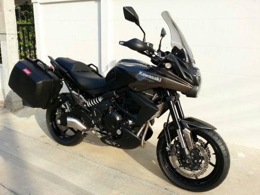 ขายVersys 650 ABS สีน้ำตาล 2013 พร้อมของแต่ง ท่อผ่าเสียงทุ้มไม่แผด รถออกศูนย์เรียว ซื้อมาขี่ทำงาน ไมล์ 8,8xxกม. ราคา265,000ครับ    ขายเพราะเปลี่ยนแนวเป็นช๊อปเปอร์ครับ ขายได้ขายเลยครับ  เจ้าของมือเดียว รถซื้อเงินสด                    เข้าศูนย์เช็คเรียวที่1