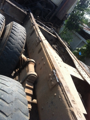 เทเลอร์ขึ้นแม็คโค200  2เพลาครับ ราคาถูก690000 ถ้าเอาหัวกับคัซซี590000