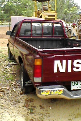 ขายรถบ้าน NISSAN บิ๊กเอ็มฝาแดง