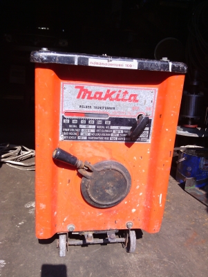ขายตู้เชื่อมไฟฟ้า Makita 300A Coil ทองแดงแท้ 100\% พร้อมใช้งาน ราคา 4,000 บาท