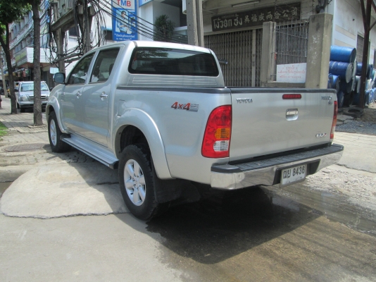 VIGO 4WD 2.5E MT Double Cab SILVER