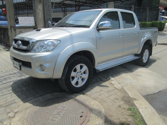 VIGO 4WD 2.5E MT Double Cab SILVER