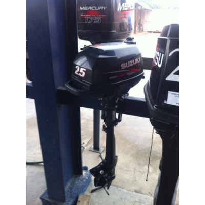 ขายเครื่องยนต์เรือ Suzuki 2.5แรงม้า 4 จังหวะ มือสองพร้อมใช้