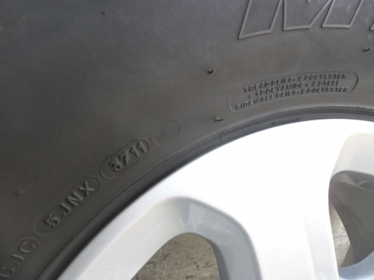 ล้อแม็ก เชฟ 16นิ้ว 6รู พร้อมยาง 265/70R16ปี11 สวยๆ 4 ล้อ ราคา 6900 บาท