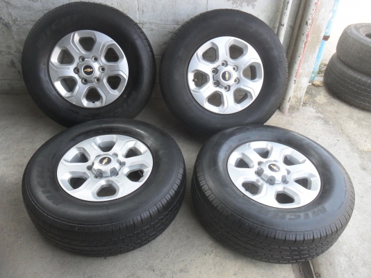 ล้อแม็ก เชฟ 16นิ้ว 6รู พร้อมยาง 265/70R16ปี11 สวยๆ 4 ล้อ ราคา 6900 บาท