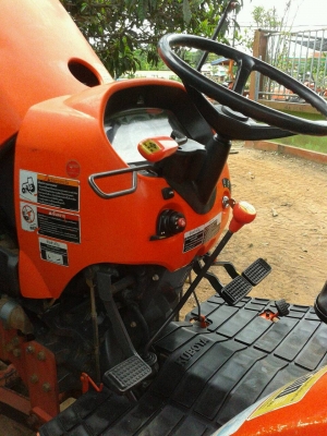 ขายรถไถ KUBOTA L4708 ดันหน้าผาน6 ทะเบียนพร้อมโอน