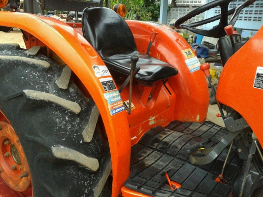 ขายรถไถ KUBOTA L4708 ดันหน้าผาน6 ทะเบียนพร้อมโอน