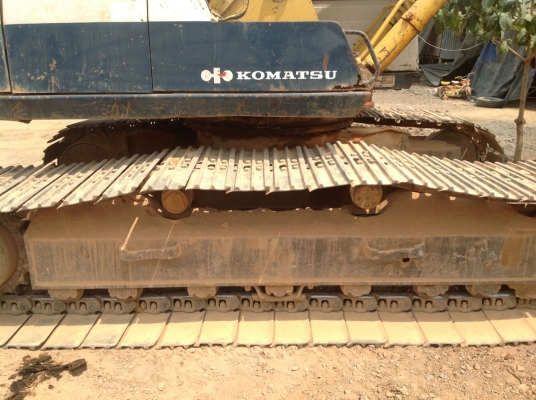 ขายรถอบ็คโฮ  KOMATSU  pc 200-5   คอลโทลสั้น  ไฟฟ้าครบ สภาพดี พร้อมทำงาน มีเอกสารแจ้งจำหน่าย