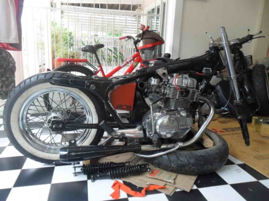 cb400 สองสูบสุดคลาสสิค