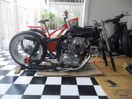 cb400 สองสูบสุดคลาสสิค